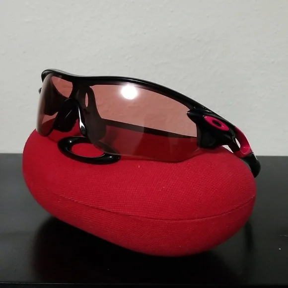 Oakley Sunglasses - Picture 3 of 8
